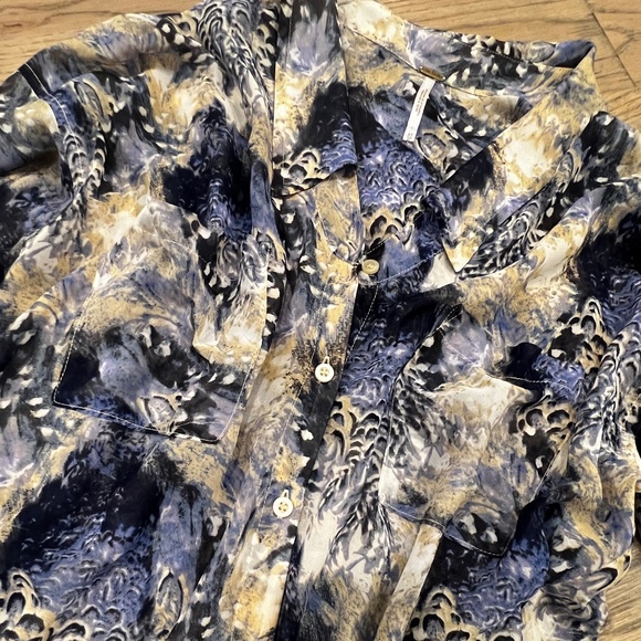 EUC ✵☽Free People☾✵ Sheer Button Down Blouse | Blue Roll Tab Animal Top | XS - Picture 11 of 15